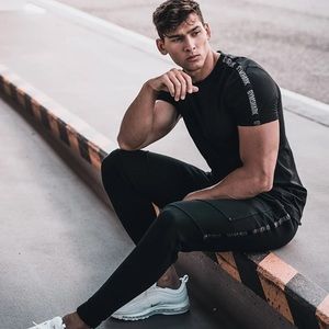Gymshark tape logo shirt